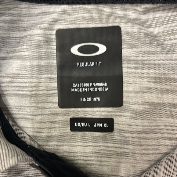 Mens Oakley shirt. - Picture 6 of 7